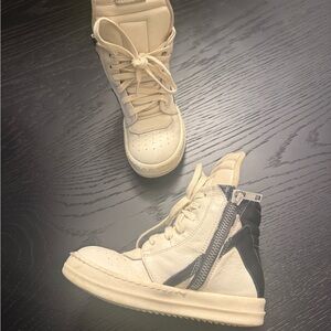 Kids Rick Owen’s High-Top Sneakers in Cream and Black - Stylish Zip Detail